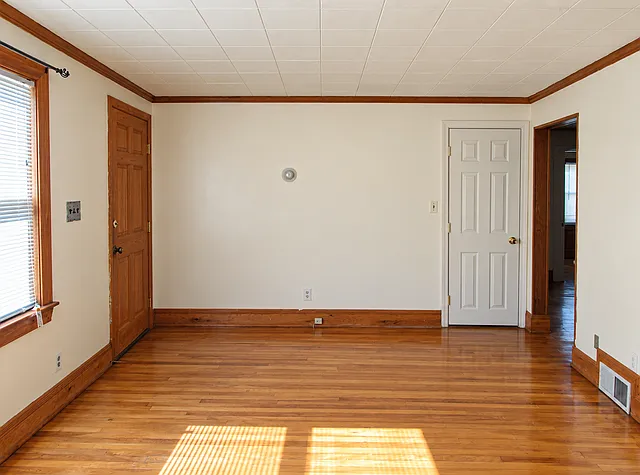 108 Garfield Ave — Photo 2
