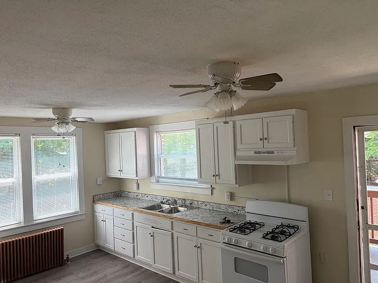 158 S Bayard Ave #11 — Photo 8