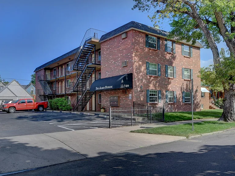 140 S Ogden St — Photo 23