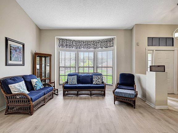 4th image of 3561 SW Carmody Street