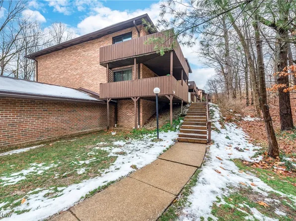6875 Carriage Hill Dr Unit E-57, Brecksville, OH 44141