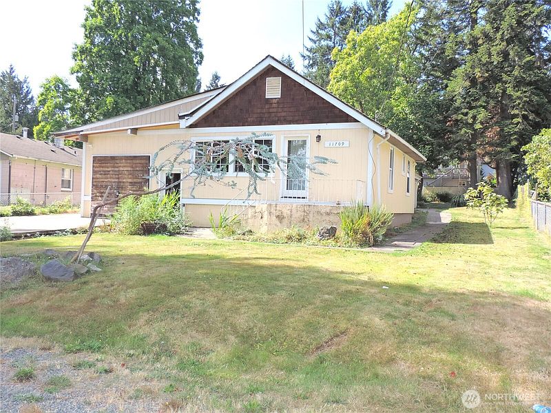 3rd image of 11709 26th Avenue NE