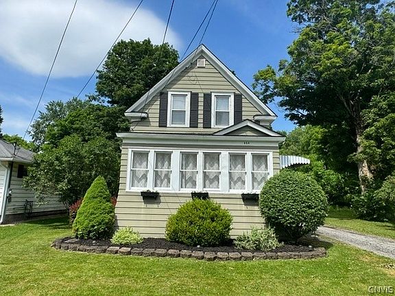 2nd image of 454 Sayles St