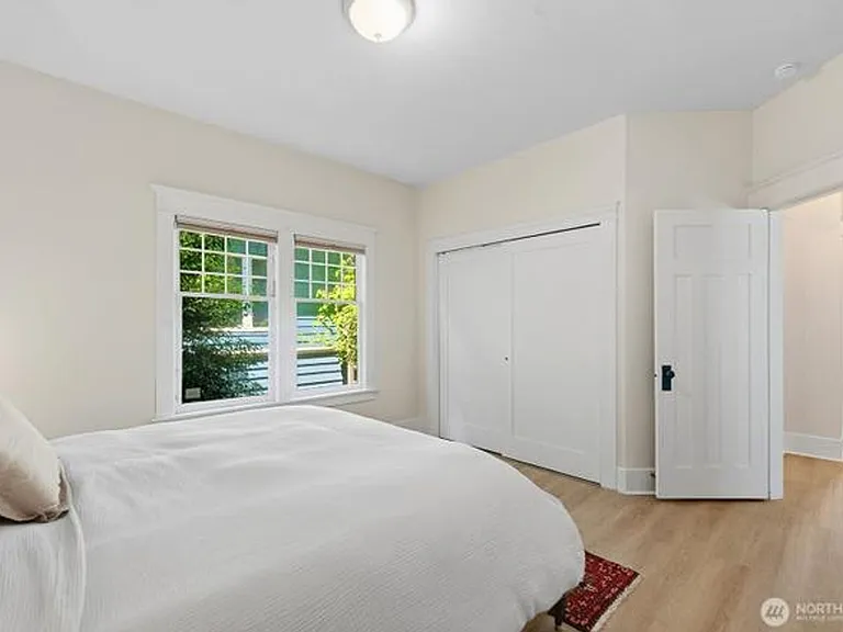 6314 19th Ave NE — Photo 7