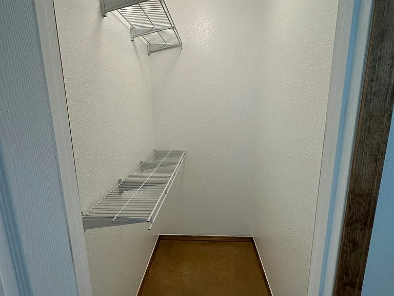 CLOSET 1