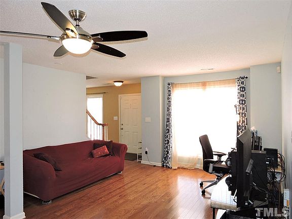 4th image of 5 N Indiancreek Pl