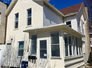 909 Bridge St NW APT 3, Grand Rapids, MI 49504