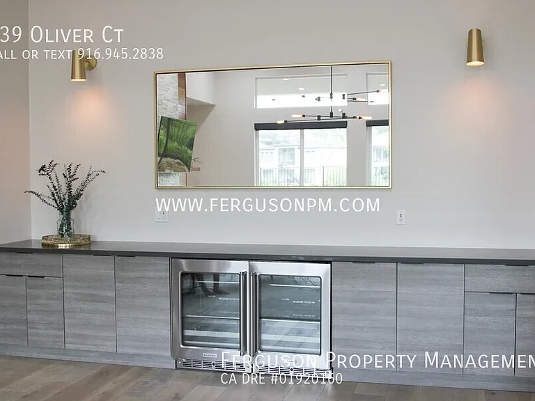 739 Oliver Ct — Photo 4