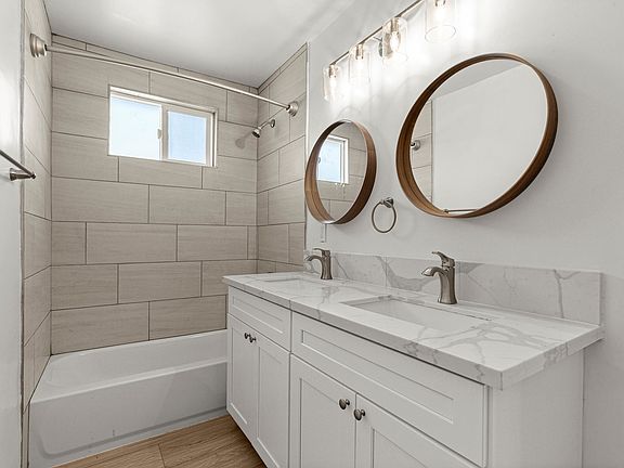 5th image of 4500 Esmeralda St APT 1