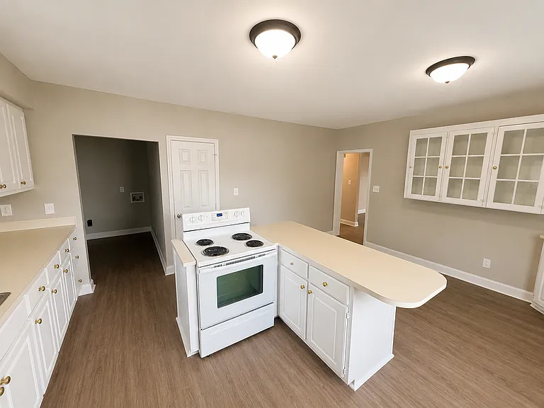 303 Providence Rd — Photo 5