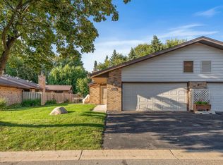 1224 Black Oaks Ln N, Plymouth, MN 55447