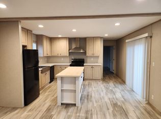 385 Navaho Rd, Locust Grove, GA 30248