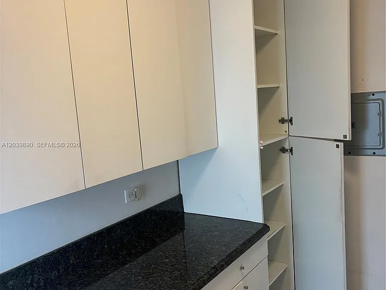 719 NE 16th Ave #719B — Photo 10