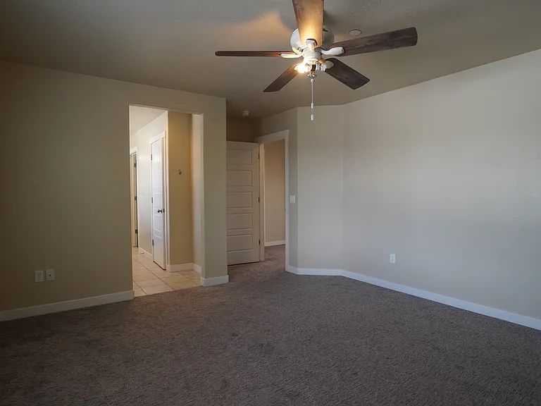 1203 E Roma Dr — Photo 13