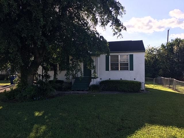1st image of 640 SE 3rd St