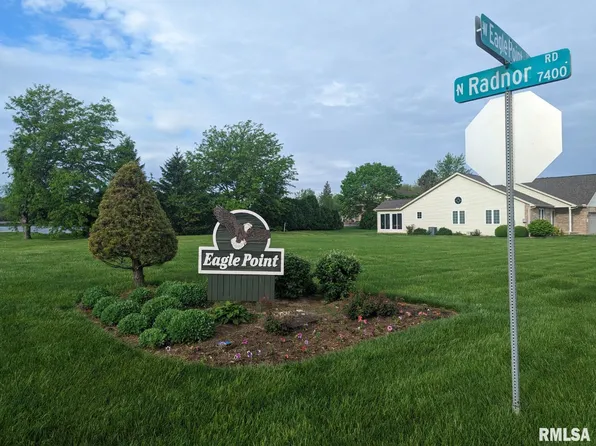 W Eagle Point Dr, Peoria, IL 61615