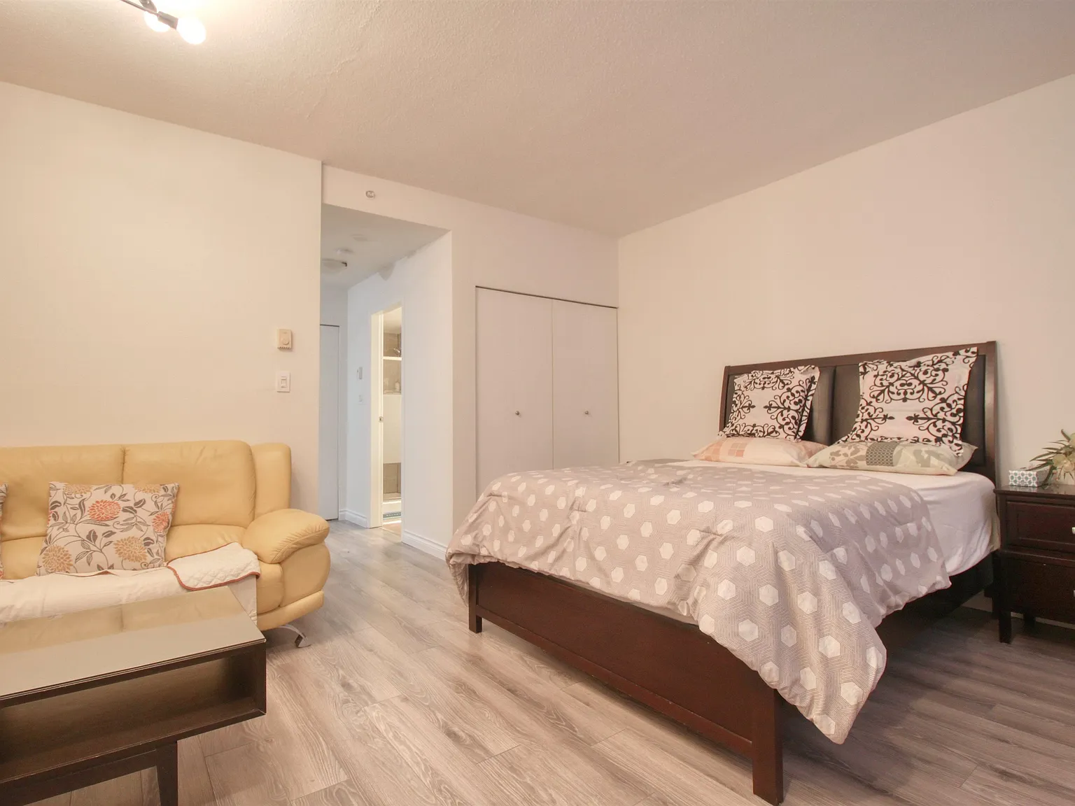Studio, 421 sqft, $1,680 — Photo 2