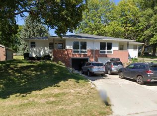 4904 Bancroft St, Omaha, NE 68106