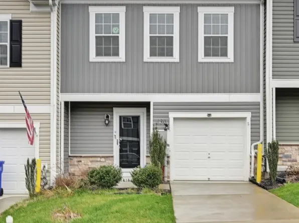 130 Maple Run Dr, York, PA 17404