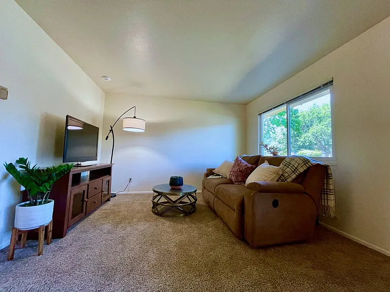 7th Street Manor — Photo 31