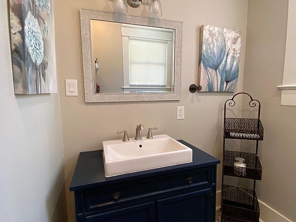 5th image of 615 N Pine St #2