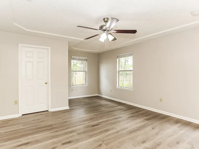 3268 Avalon Dr — Photo 11