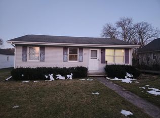 907 N 10th St, Rochelle, IL 61068