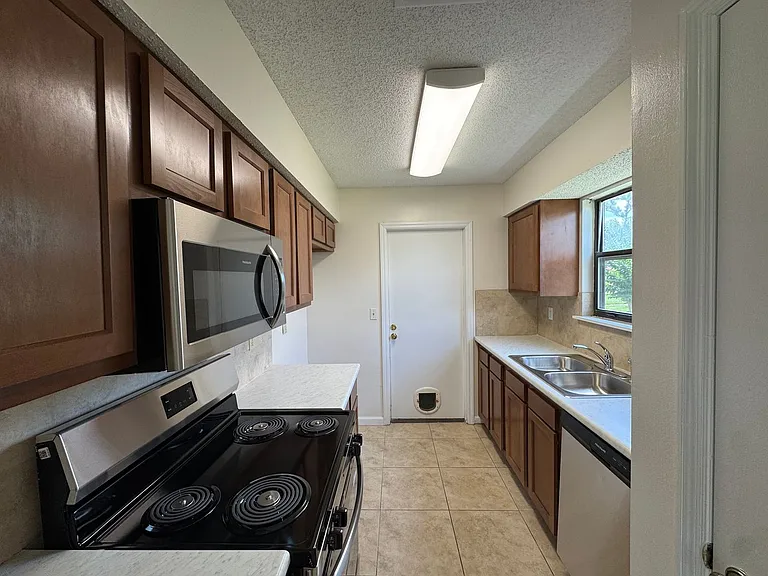 10272 Arrowhead Dr — Photo 6