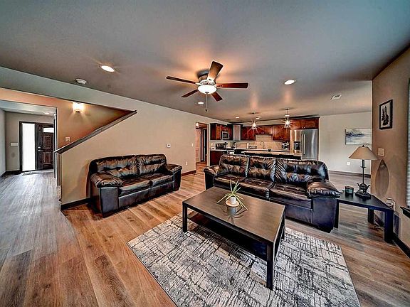 5th image of 1004 Creekside Dr