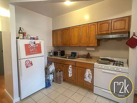 4th image of 739 Grand St APT 3R