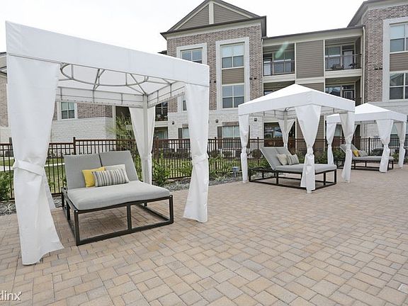 kings-landing-kingwood-tx-pool (2)