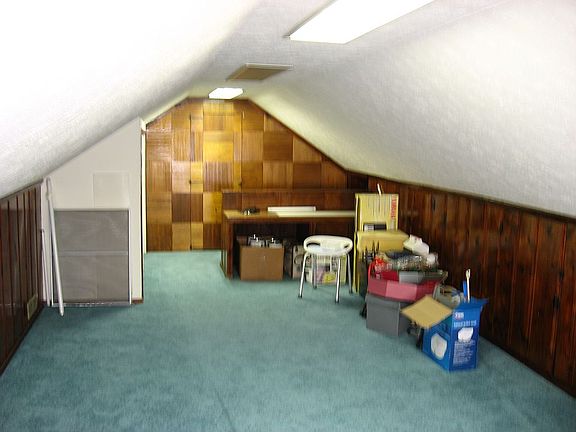 5th image of 395 Crescent Dr