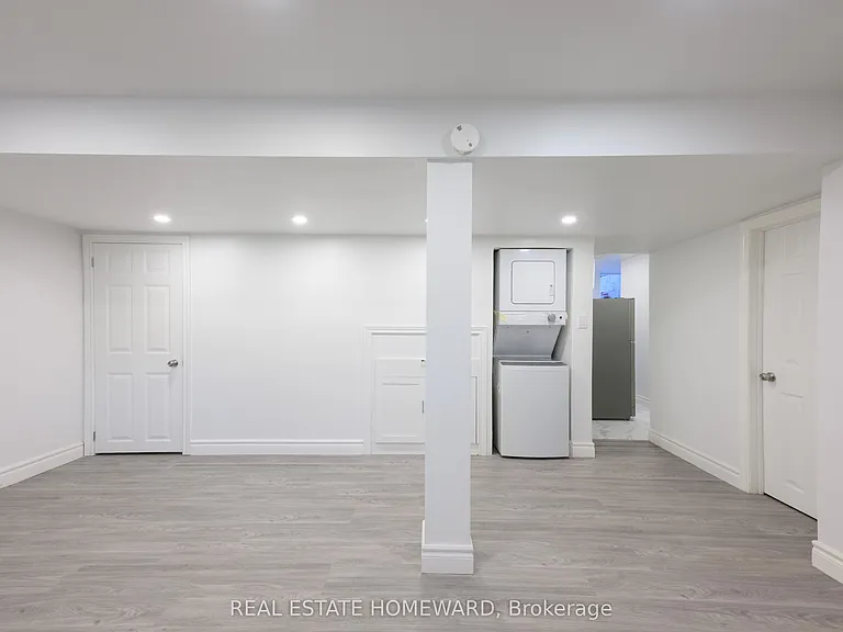 114 Old Sheppard Ave #LOWER — Photo 7