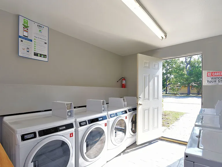South Point Apartments — Photo 11