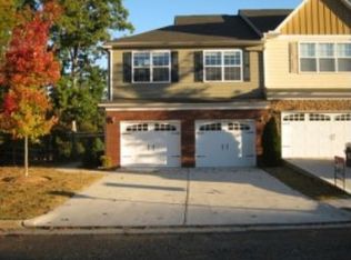 1613 Creek Bend Ln, Lawrenceville, GA 30043