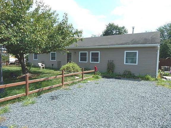 3rd image of 52 Sepulga Dr
