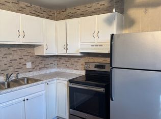 1371 Monomoy St APT E1, Aurora, IL 60506