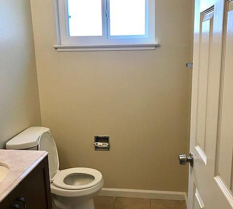 5th image of 1624 Hollenbeck Ave APT 9