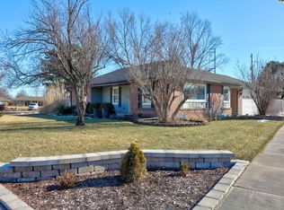 2306 Montclair Dr, Salina, KS 67401