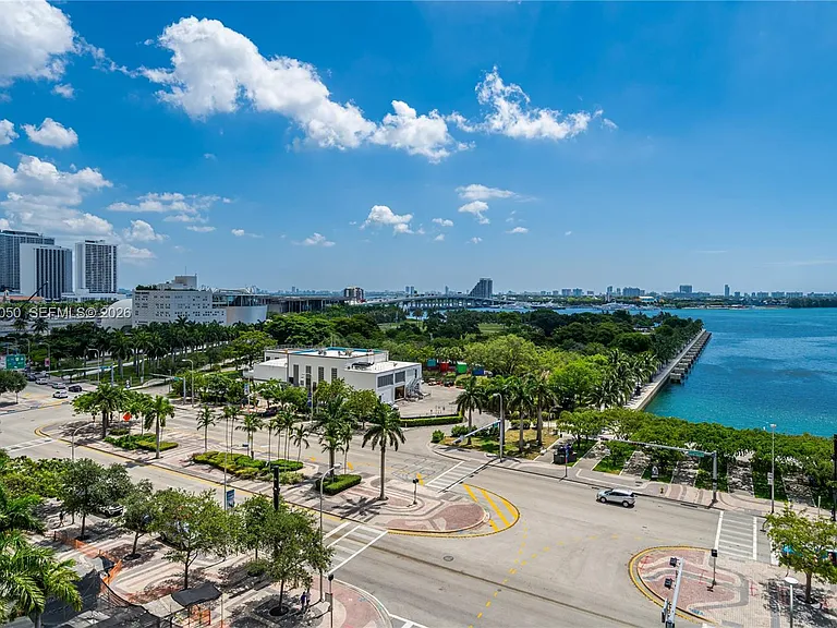 888 Biscayne Blvd #812 — Photo 28