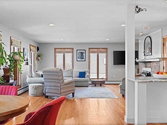 4th image of 410 Malden St