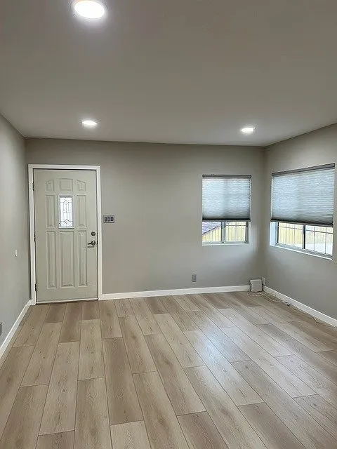 2 bed, 900 sqft, $2,975 — Photo 1