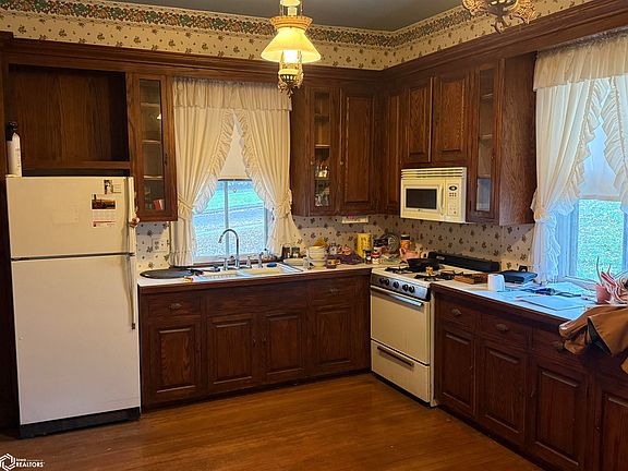 14th image of this home