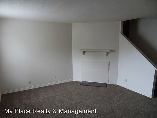 2nd image of 106 Kingsbury Ct