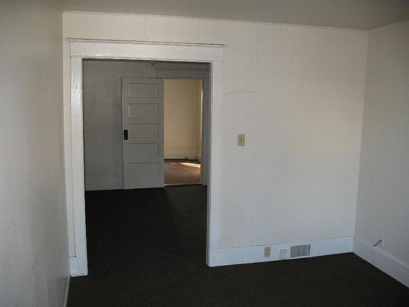 4th image of 329 1/2 E 26th St