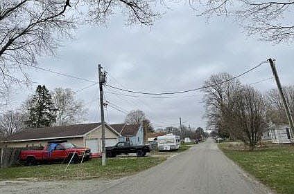 4th image of 15001 W 4th St