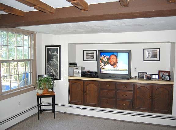 4th image of 37 Wine St APT 5