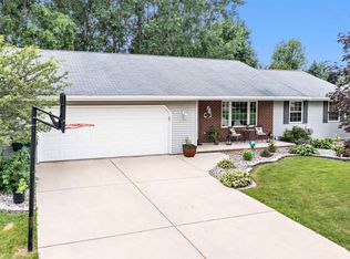 1533 Rockwell Rd, Green Bay, WI 54313