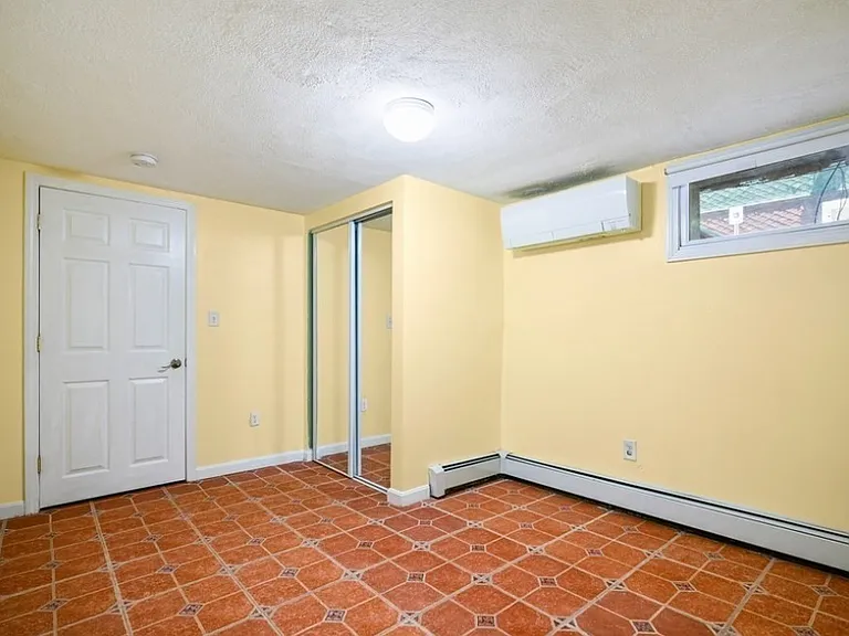 250-252 Western Ave #1 — Photo 12