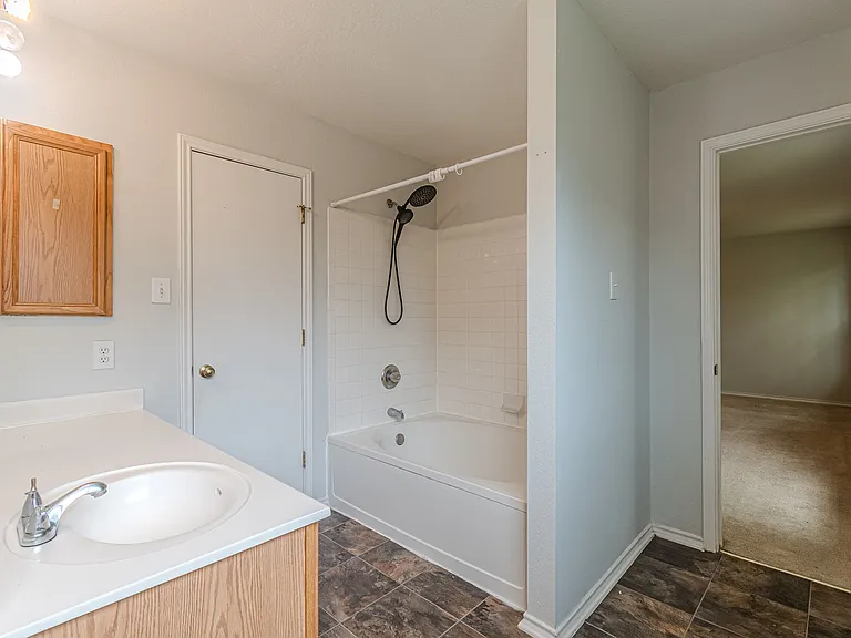 164 Springtree Holw — Photo 37